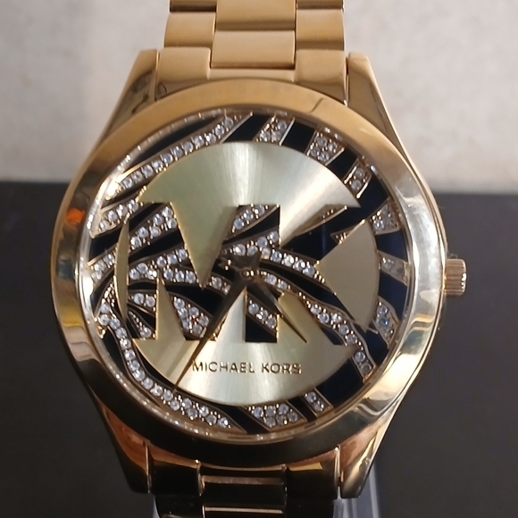 Micheal Kors MK 4561 Classic Gold Tone Womens Watch main image 4